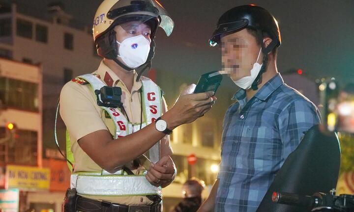 Uống 2 chai bia, tài xế ở TP.HCM bị phạt 7 triệu đồng