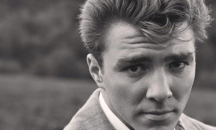 Vẻ ngoài khác lạ của con trai Madonna