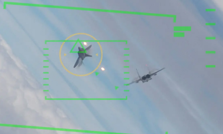Phi công AI đánh bại con người trong không chiến đời thực