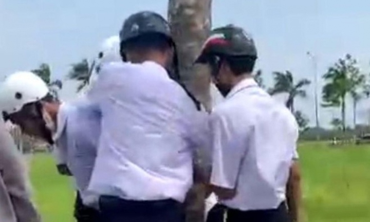 Nhóm học sinh ở Cà Mau dựng cảnh đánh nhau để quay clip