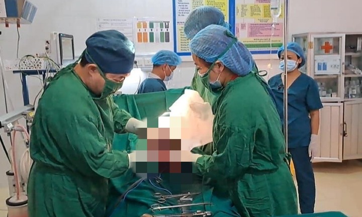 Cứu sống sản phụ bị cây đâm thủng bụng