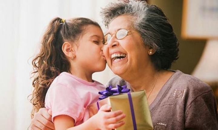 Lời chúc 8/3 ý nghĩa dành tặng bà, mẹ