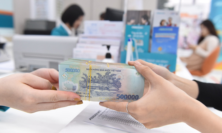 Từ hôm nay, ngân hàng đồng loạt giảm lãi suất huy động 0,2 - 0,5%/năm