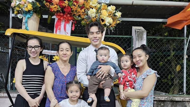 Lê Dương bảo Lâm chuẩn bị cả xe hoa cho gia đình nhân ngày 8/3