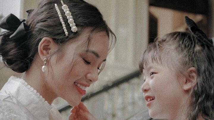 Con gái 5 tuổi của Yeye Nhật Hạ lần đầu lộ diện, xinh xắn như thiên thần