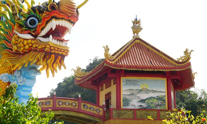 Chiêm ngưỡng bộ tranh sứ độc bản kỷ lục Việt Nam tại Danh thắng Ngũ Hành Sơn