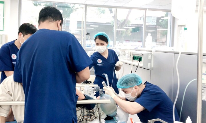 Người đàn ông ngưng tim sau cơn đau tức ngực 