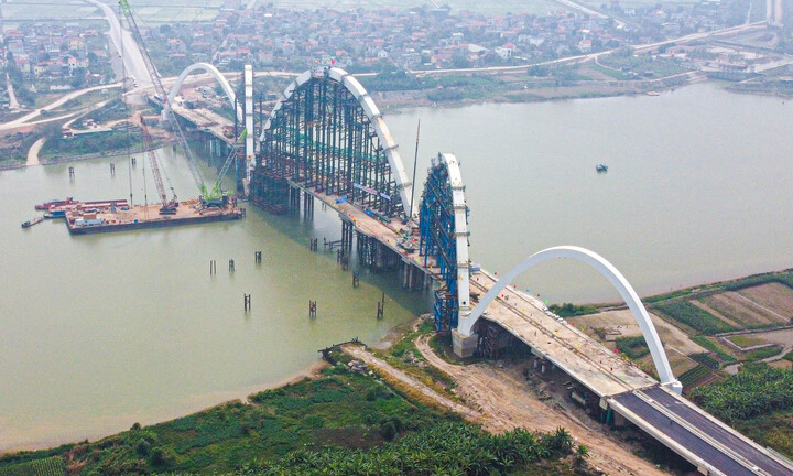 Chậm hoàn thiện dự án cầu 2.000 tỷ đồng, Giám đốc Sở GTVT Bắc Ninh bị phê bình