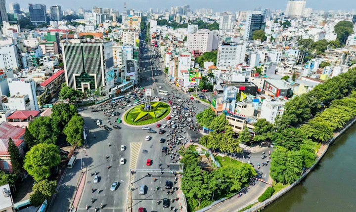 Đề xuất tháo vòng xoay Điện Biên Phủ: Sở GTVT nói không đảm bảo phạm vi dừng chờ