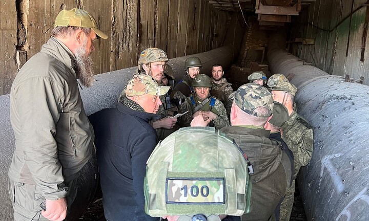 Cuộc đàm phán bí mật giải vây cho nhà máy Azovstal