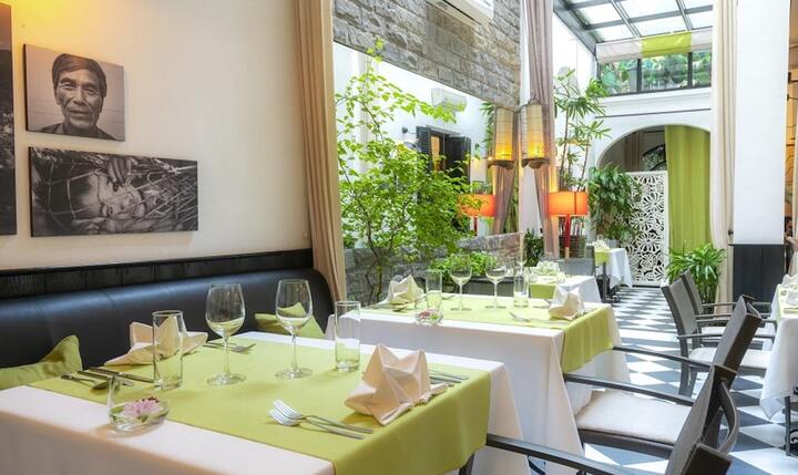 Cuối tuần đi đâu, ăn gì: 6 nhà hàng ngon, đẹp, rẻ nhất Hà Nội