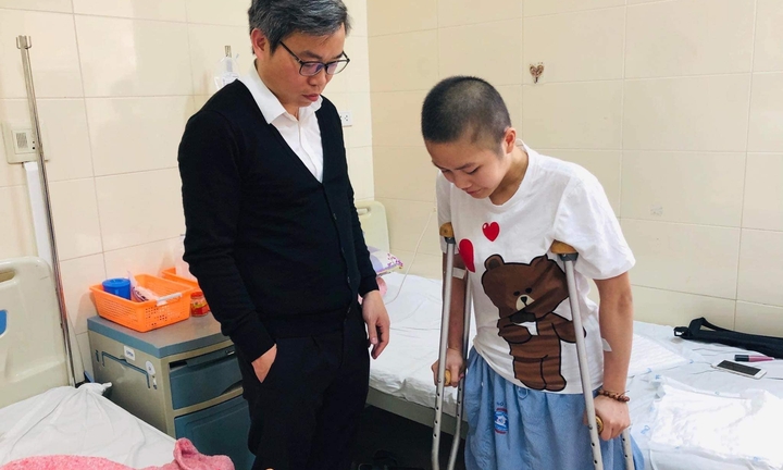 Chiến thắng ung thư xương, cô gái đầu quân vào ngành y để trả ơn cuộc đời