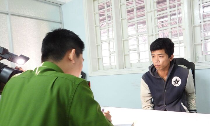 Hát karaoke bằng loa kẹo kéo, người đàn ông bị đâm chết tại chỗ