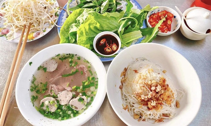 Phở 2 tô - đặc sản nức tiếng của phố núi Gia Lai