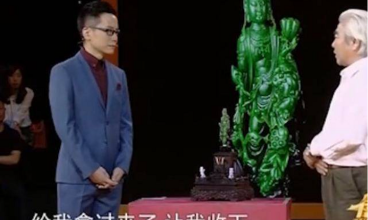 Giúp người vô tư, ông lão không ngờ được tặng bức tượng lạ 'ít nhất 68 tỷ đồng'