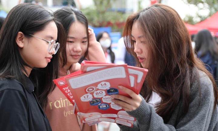 Đào tạo sư phạm: Nơi nợ tiền trợ cấp, chỗ có tiền sinh viên không dám nhận