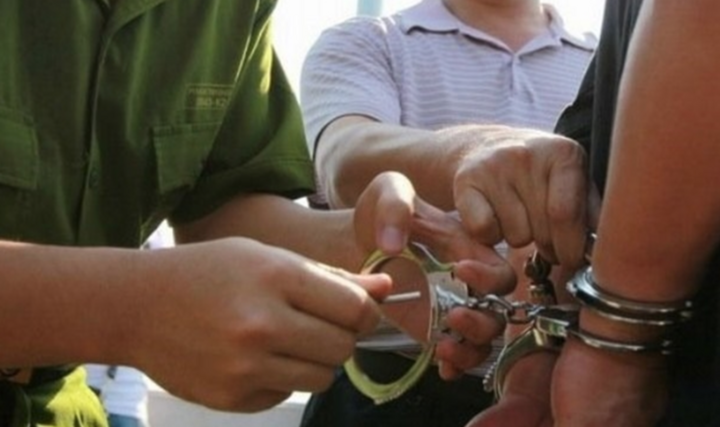 Mua đất chưa được giao sổ, chủ đầu tư bị bắt, khách hàng phải làm gì?