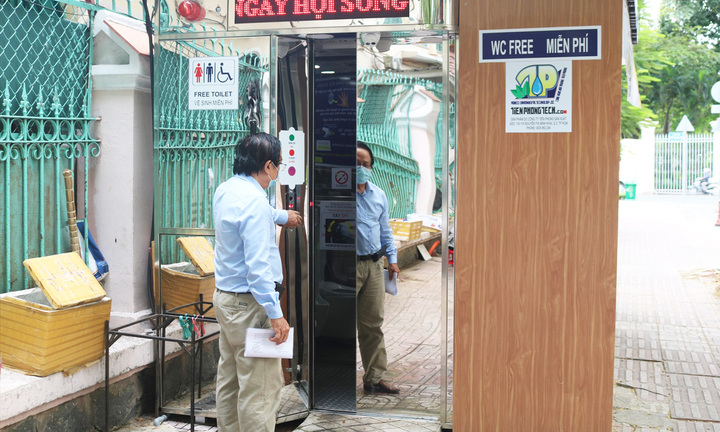 TP.HCM vận động nhà hàng, khách sạn cho khách du lịch sử dụng nhà vệ sinh