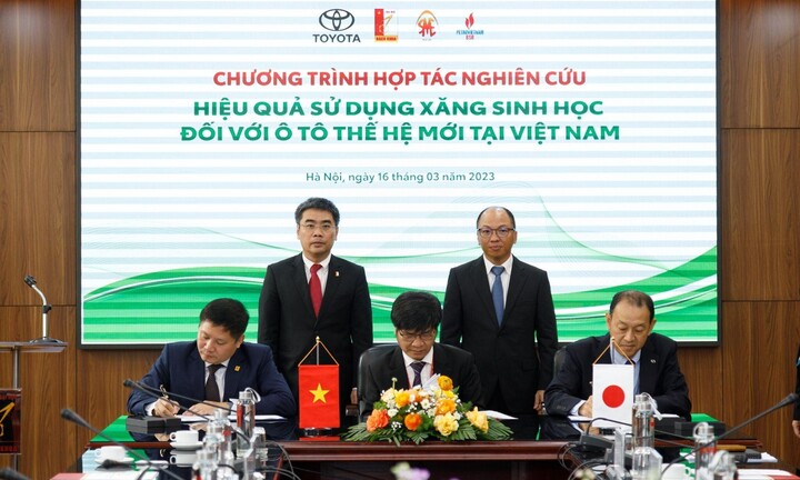 Toyota Việt Nam nghiên cứu nhiên liệu sinh học, giảm phát thải CO2