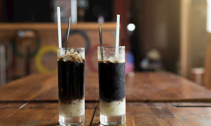 Tổ chức nào bình chọn cà phê đá Việt Nam ngon thứ hai thế giới? 