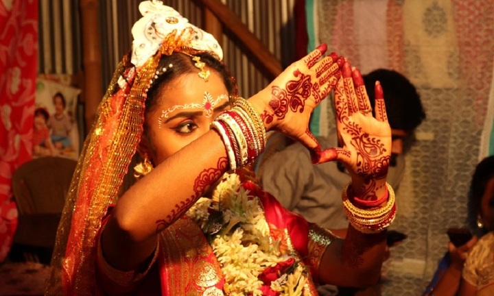 Chú rể cuốc bộ 28km xuyên đêm để lấy vợ