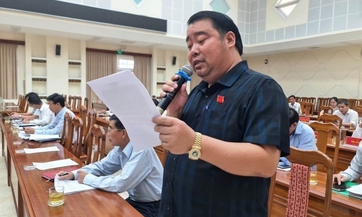 Đánh nữ nhân viên sân golf, ông Nguyễn Viết Dũng bị kỷ luật