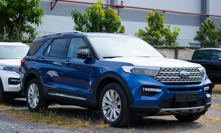 Miễn đăng kiểm lần đầu, giá lăn bánh xe mới có gì thay đổi?