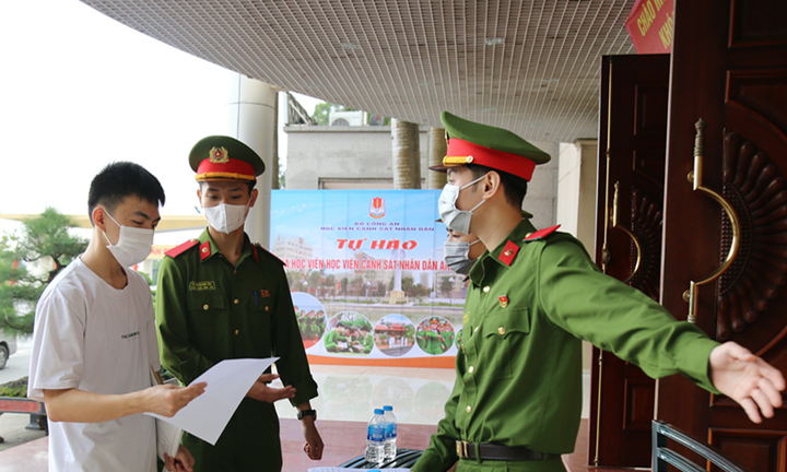 Xét tuyển ngành công an 2023: Hạ chuẩn chiều cao, siết điểm cộng ưu tiên