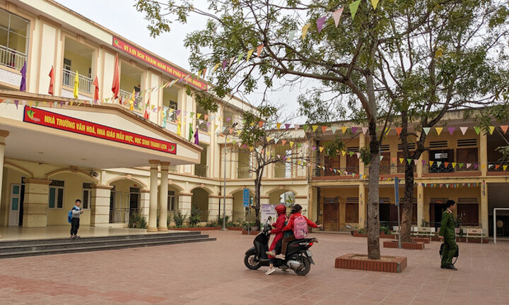 Hiệu trưởng ở Hà Nội đấm nữ giáo viên tím mắt