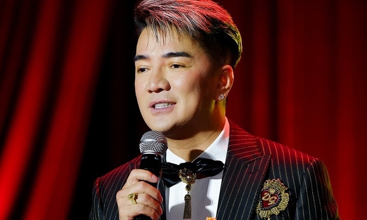 Ai đúc ngai vàng cho Đàm Vĩnh Hưng làm 'vua'?