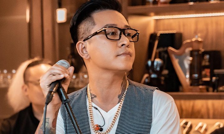 Bị nhận xét ‘nói nhiều như đàn bà’, Tuấn Hưng phản ứng thế nào?