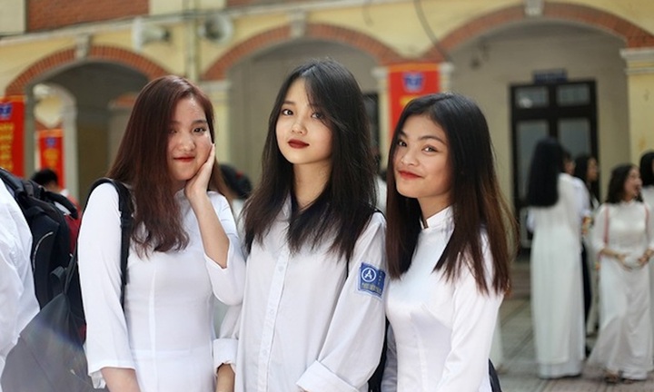 Có nên cấm học sinh nhuộm tóc?