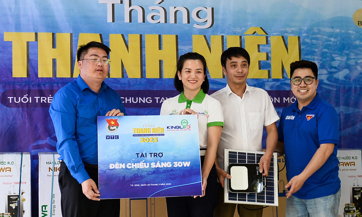 Đoàn Thanh niên VTC chung tay thắp sáng bản làng vùng cao