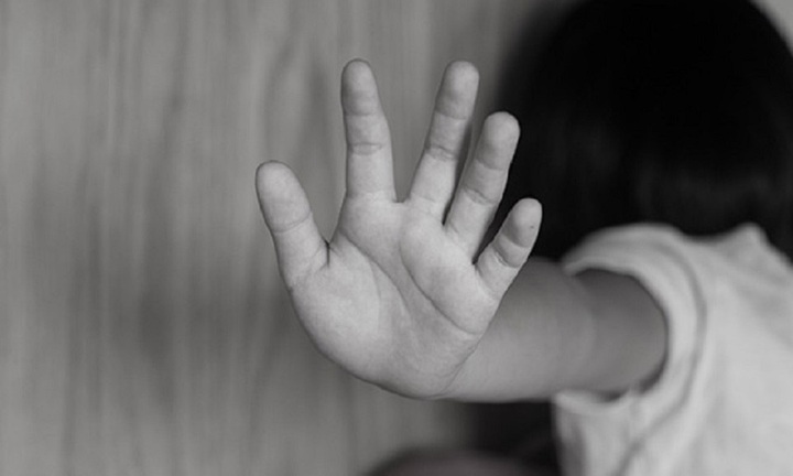 Nữ sinh lớp 5 bị chồng của cô giáo chủ nhiệm dâm ô