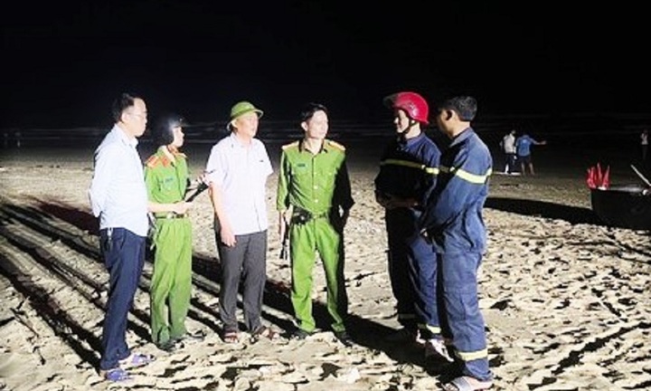 Tìm thấy thi thể thứ 2 vụ 3 học sinh lớp 7 mất tích ngoài biển