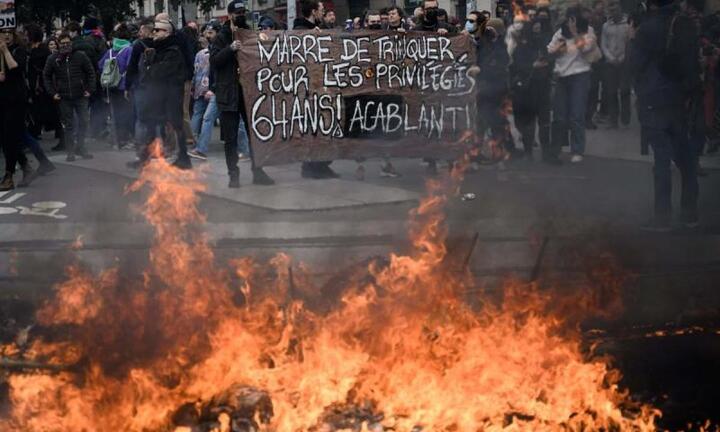 Nguy cơ bạo động bùng phát trong đình công và biểu tình tại Pháp