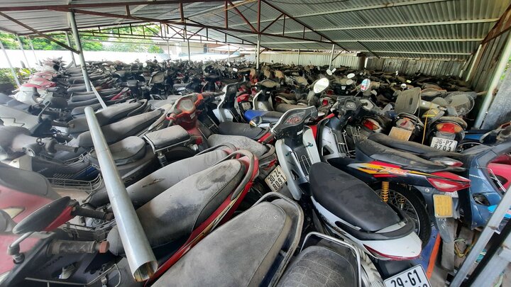 Xe vi phạm chất đống gây lãng phí, xử lý ra sao?