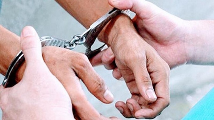 Lập khống hộ khẩu cho nhiều người đi nước ngoài, 2 cựu lãnh đạo xã bị bắt