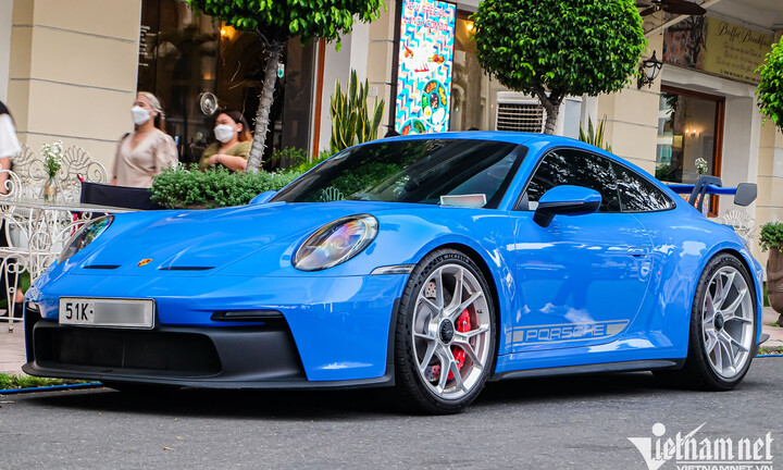 Hàng hiếm Porsche 911 GT3 màu lạ hơn xe Cường Đô la