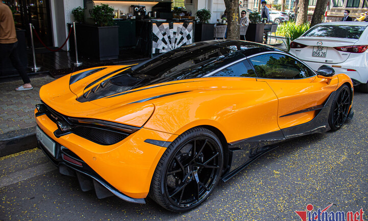 Ngắm McLaren 720S độ hết hơn 1 tỷ của đại gia Hà Nội