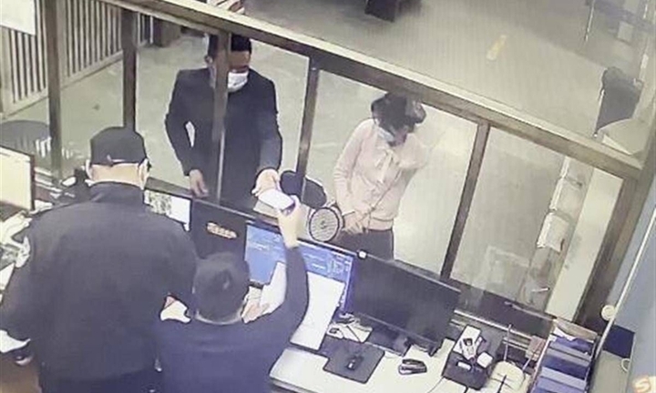 Bạn trai cực chiều chuộng muốn mua gì cũng được, cô gái sốc nặng vì điều này