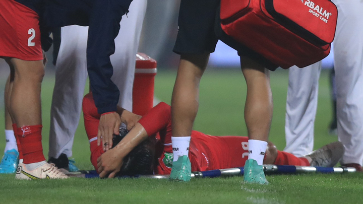 Cận cảnh pha phạm lỗi thô bạo khiến cầu thủ Hải Phòng khâu 10 mũi