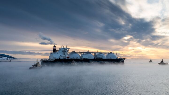 Vì sao Nhật Bản phá vỡ lệnh trừng phạt phương Tây để mua dầu Nga trên giá trần?