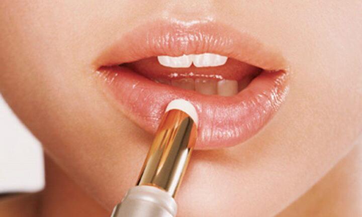 Tác hại đáng lo ngại khi sử dụng son môi không rõ nguồn gốc