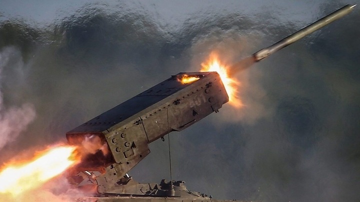 Lần đầu tiên lính dù Nga được biên chế hỏa thần TOS-1A