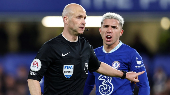 VAR 2 lần hủy bàn thắng, Chelsea hòa Liverpool