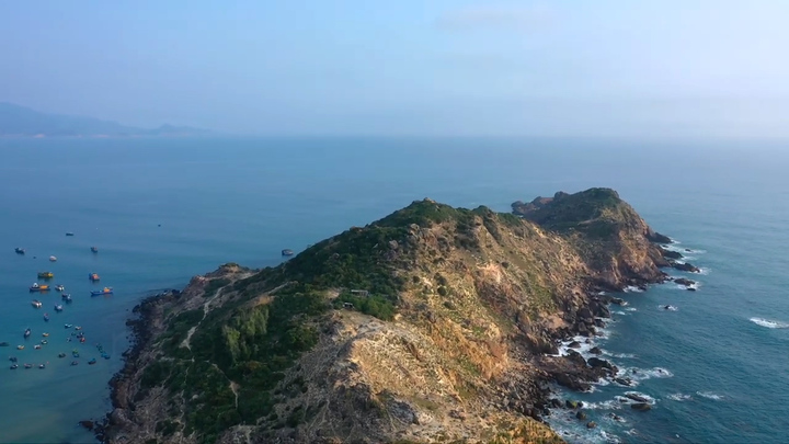 Ngắm Eo Gió hình yên ngựa ở phố biển Quy Nhơn