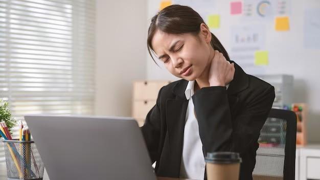 Làm thế nào để ứng phó với bệnh đau mỏi cổ?