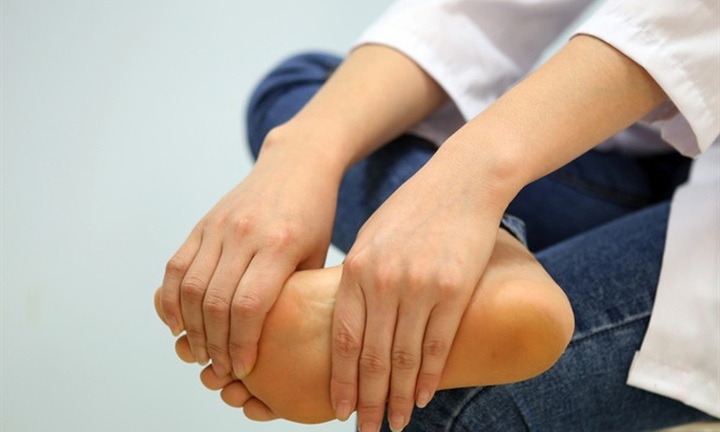 Bị tê tay chân nên bổ sung ngay các chất sau để giảm tê hiệu quả