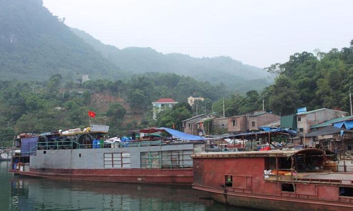 Tạm giữ 2 người liên quan sai phạm đăng kiểm đường thủy nội địa ở Hải Dương